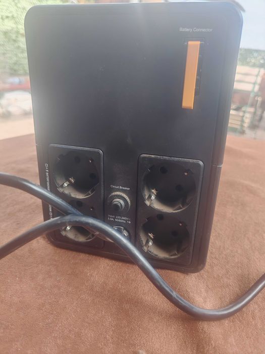 UPS APC BVX1200LI 1200 VA sursa backup cu baterie