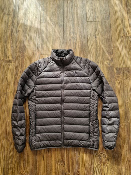 Страхотно мъжко яке пухено  CALVIN KLEIN размер S , пух и пера