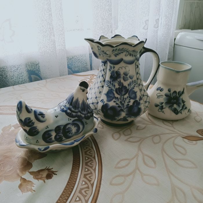 Продам посуду Гжель. Отличное состояние. Б/у.Торг.