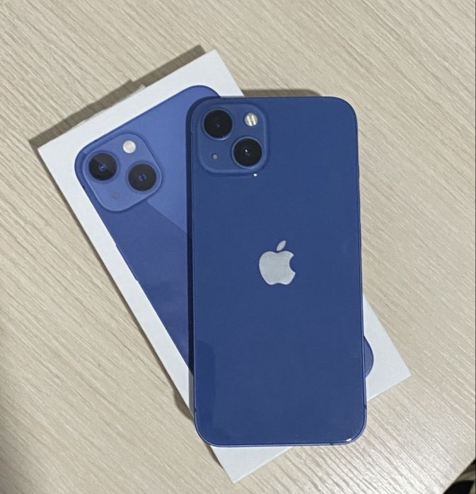 Продам срочно ай 13 в хорошем состоянии, только задняя панель трещина