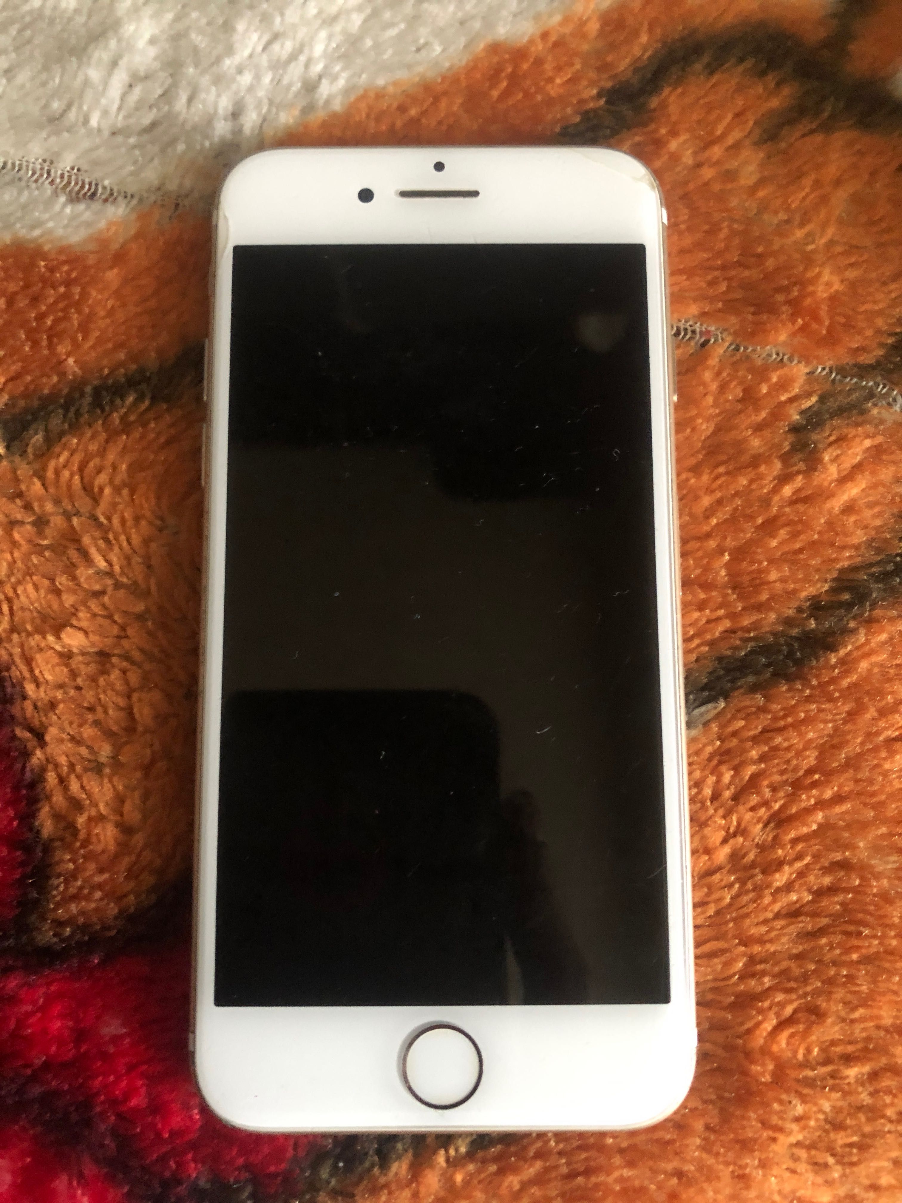 Iphone 7  citiți descrierea pentru mai multe informați