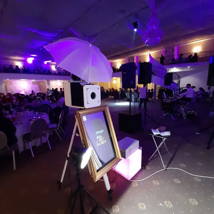 Oglinda foto/ cabina foto pentru evenimente speciale