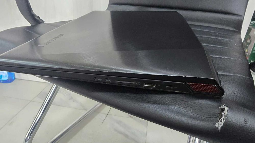 Лаптоп Lenovo Y70-70 Touch screen / i7, 512ssd , 16GB Ram / Nvidia 860