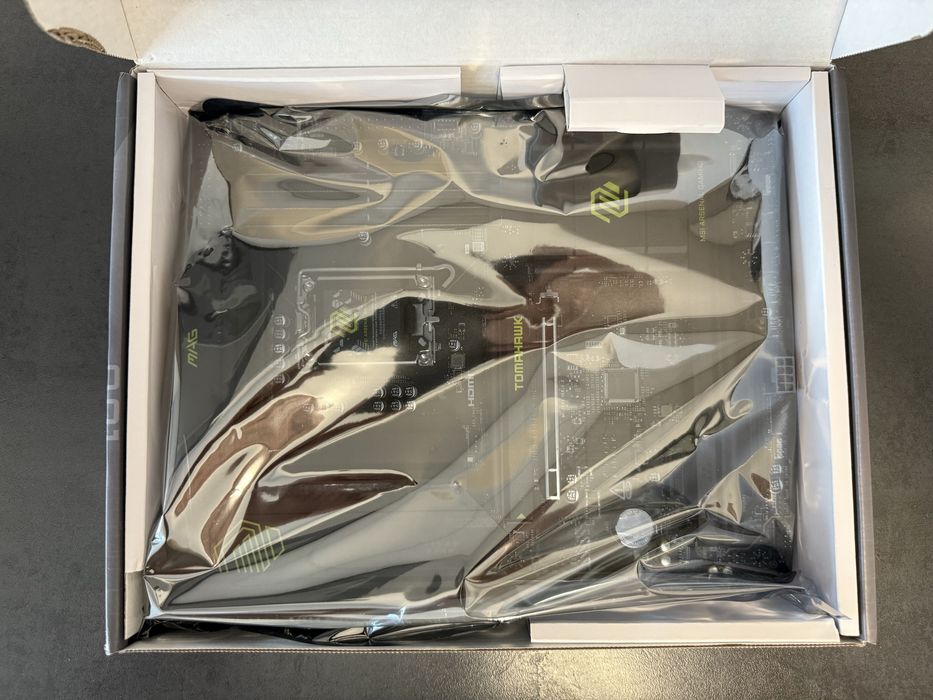 Placa Baza MSI mag b860 Sigilata