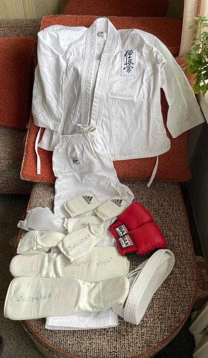 Кимоно для каратэ с набором аксессуаров
