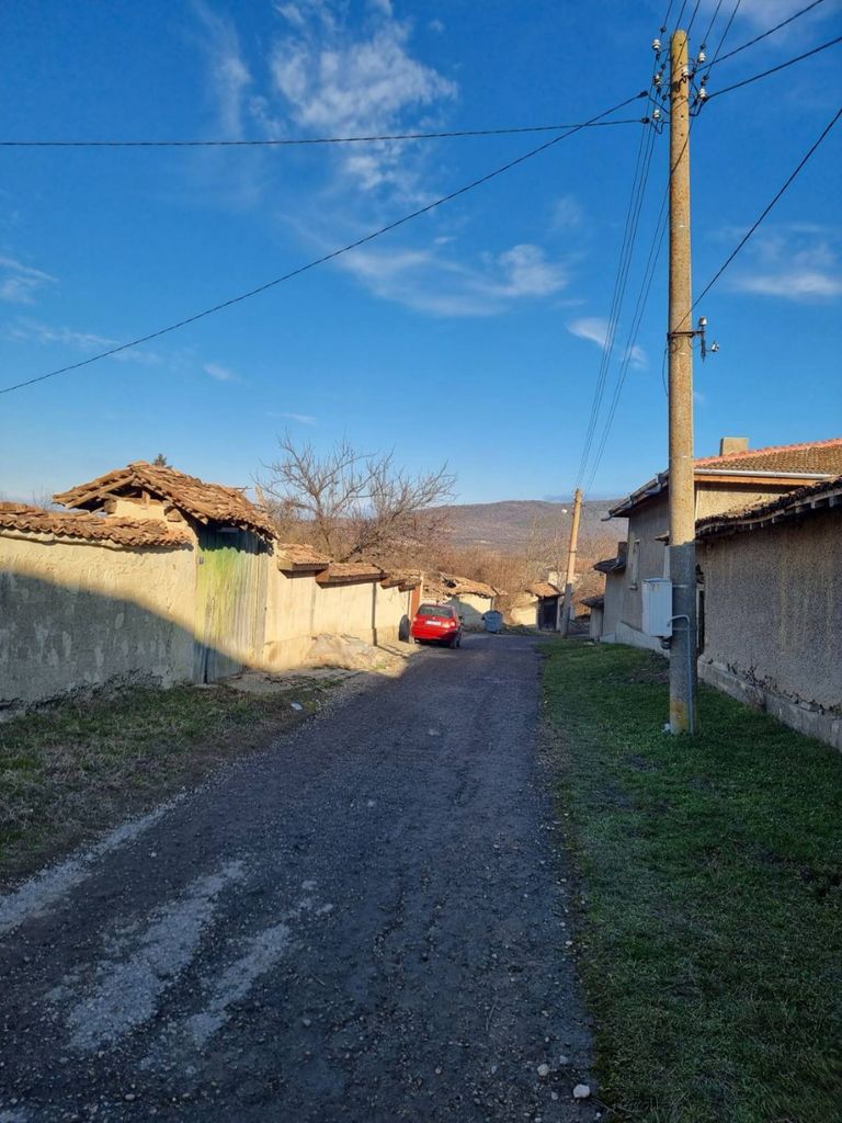 Продава се Къща в с. Ивански, Област Шумен - 941 кв.м за 29 €/кв.м - Снимка #1