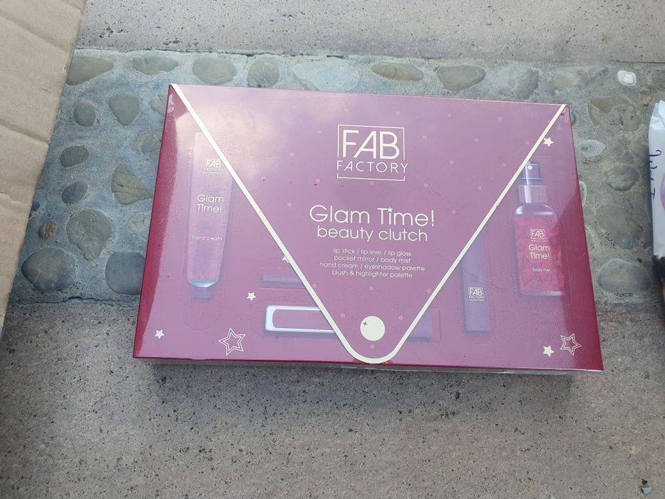 Комплект за грим Fab Factory "Glam Time! Beauty Clutch"