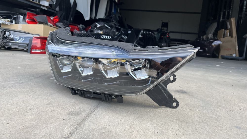 Десен фар Ssang Yong Rexton 2021-