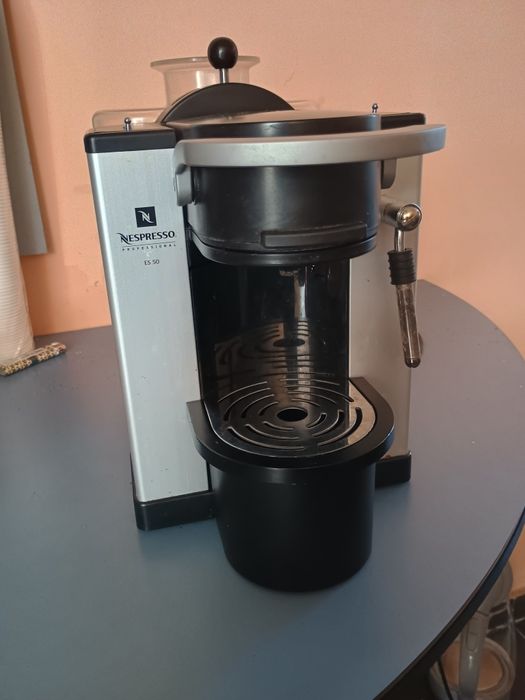 Продавам кафе машини nespreso.
