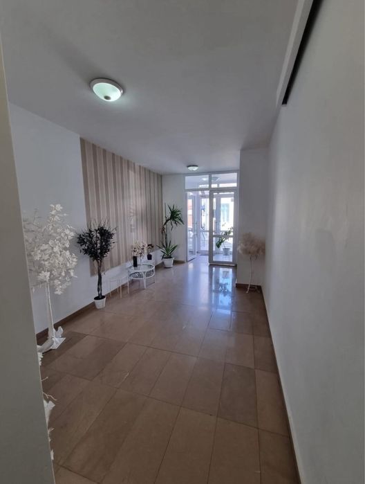 De inchiriat apartament 3 camere