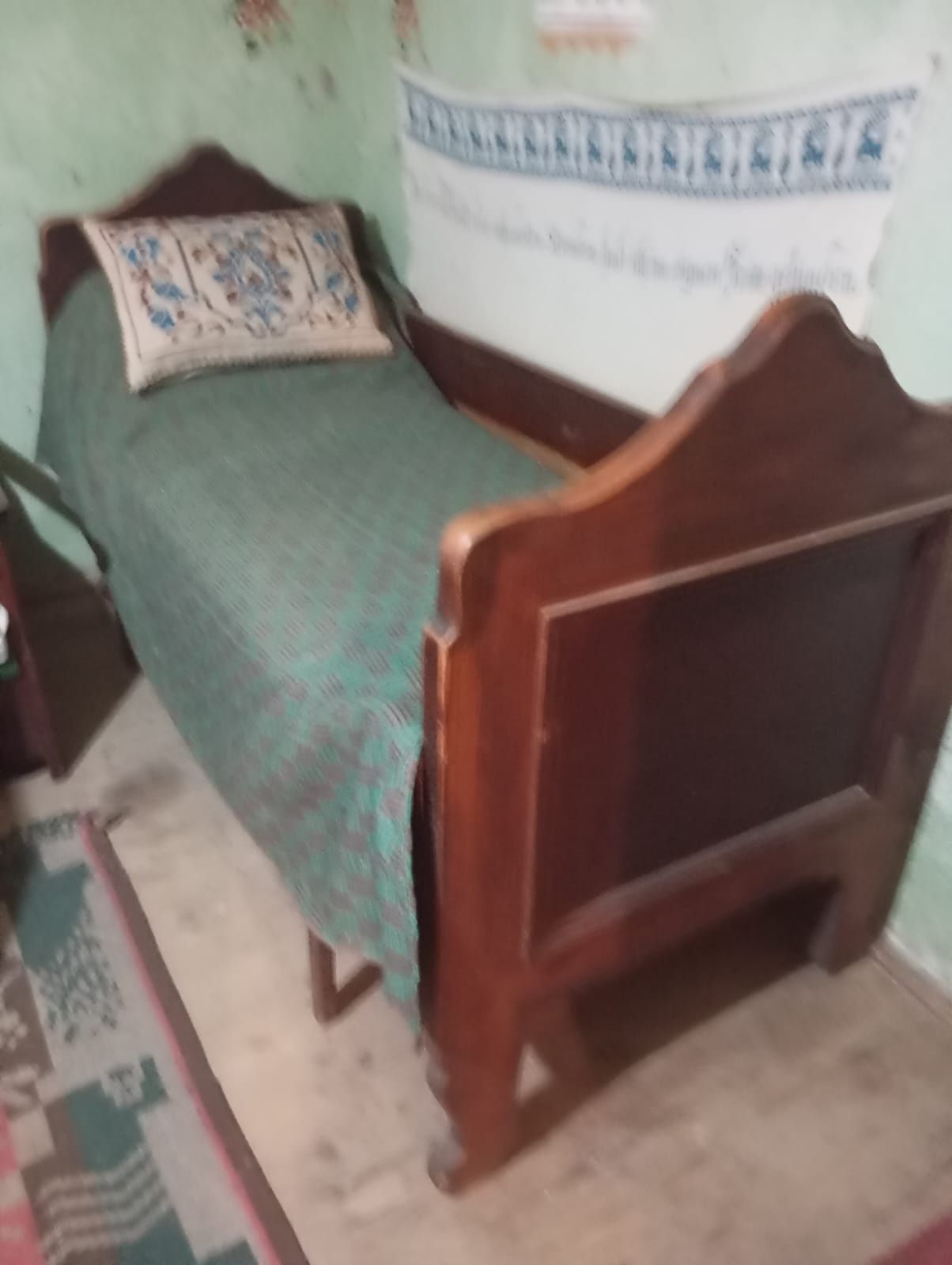 Mobilă  veche ani 60-70