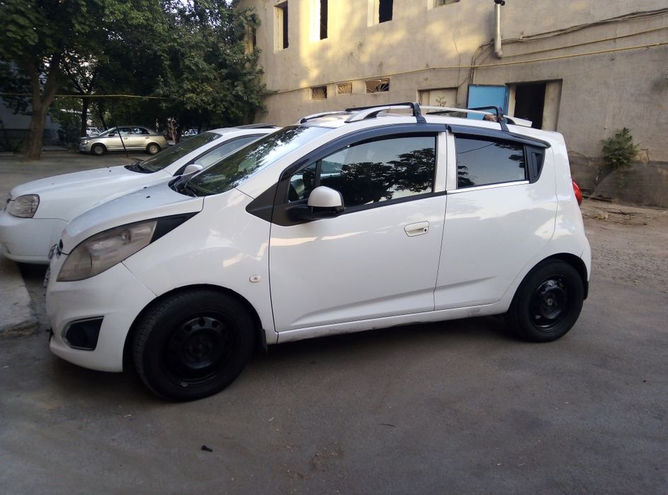 Продам Спарк 1 матор 2 позиция