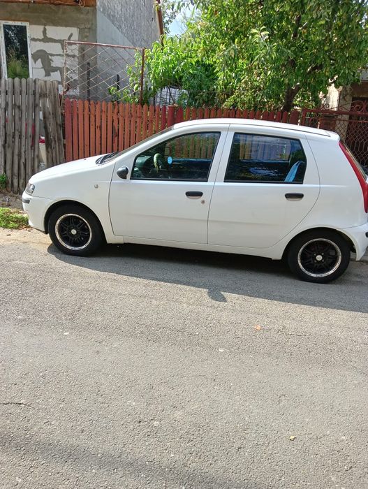 Vând Fiat Punto ,utilizat