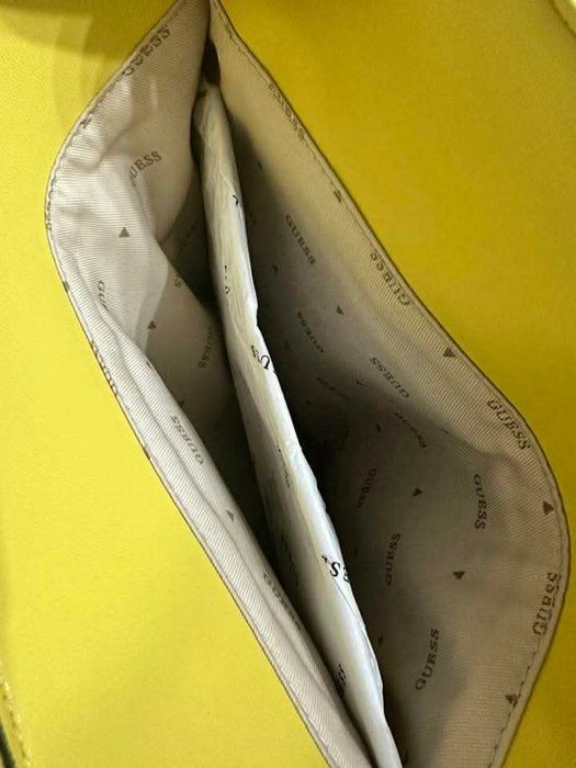 Дамска чанта  Guess