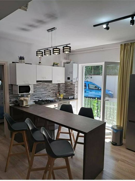 Închiriez ap 3 camere Mamaia Nord