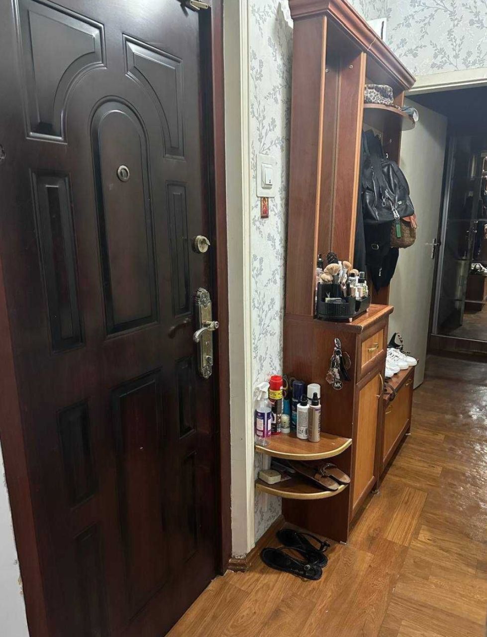 Продаётся 2х комнатная Художникова