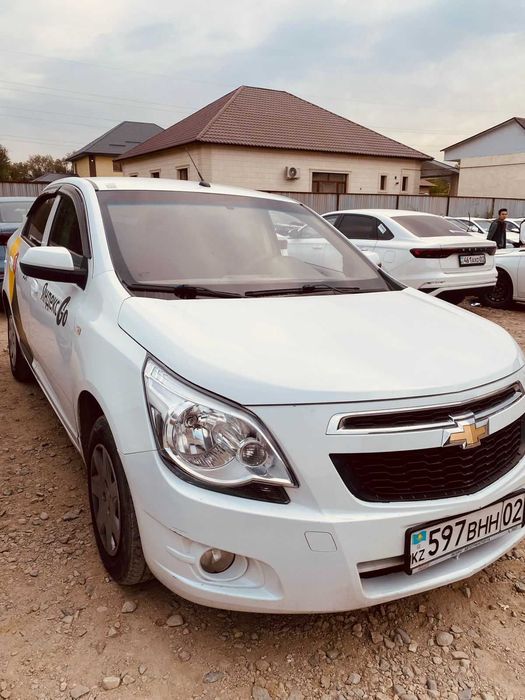 Требуются водители для работы в такси.