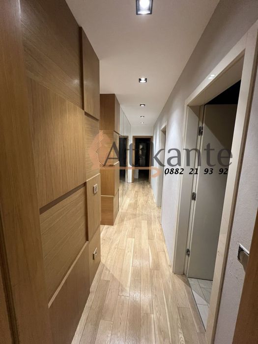 Дава се под наем Тристаен апартамент в София, в.з. Бояна - 121 кв.м за 1100 € - Снимка #11