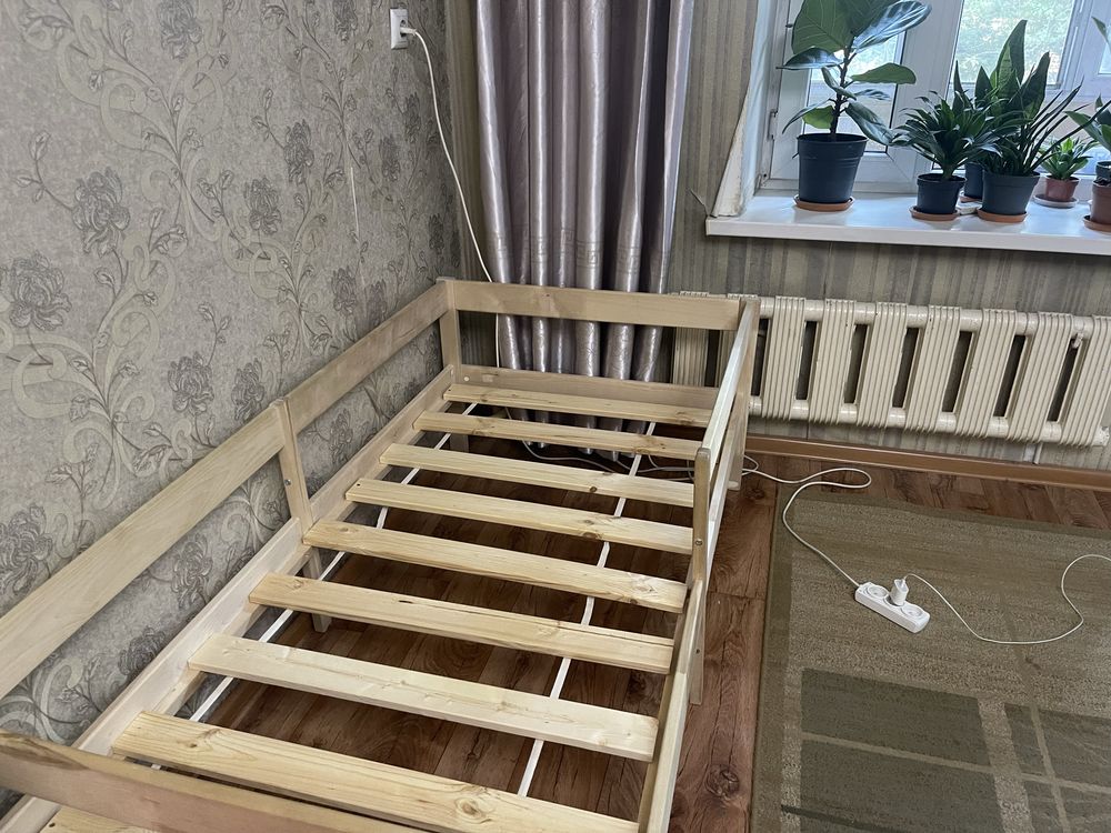Продам подростковую кровать 160/80
