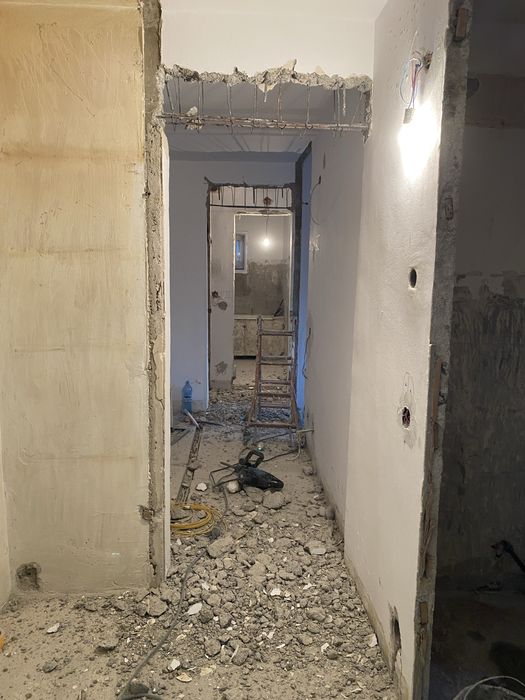 Demolare si transport moloz