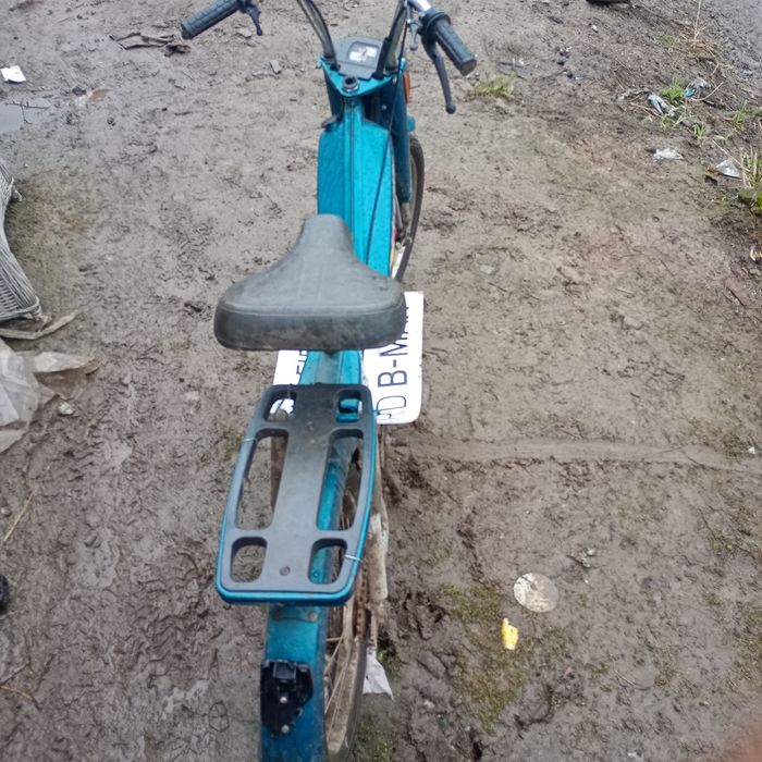 Vând moped pejou