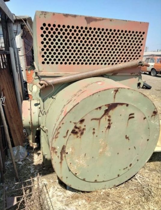 Продам двигатель асинхронный