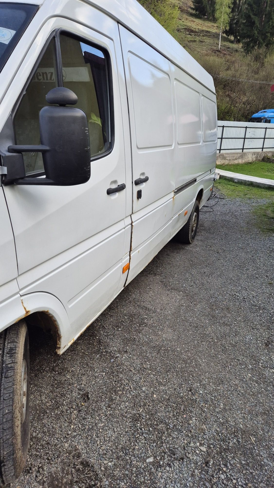 Vând Mercedes sprinter