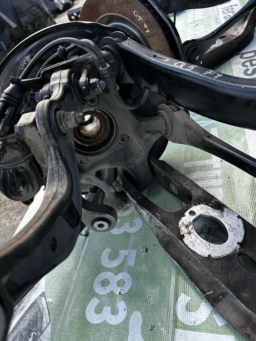 Fuzetă dreapta spate completă cu brațe și basculă Audi Q5 FY 2.0 Tdi