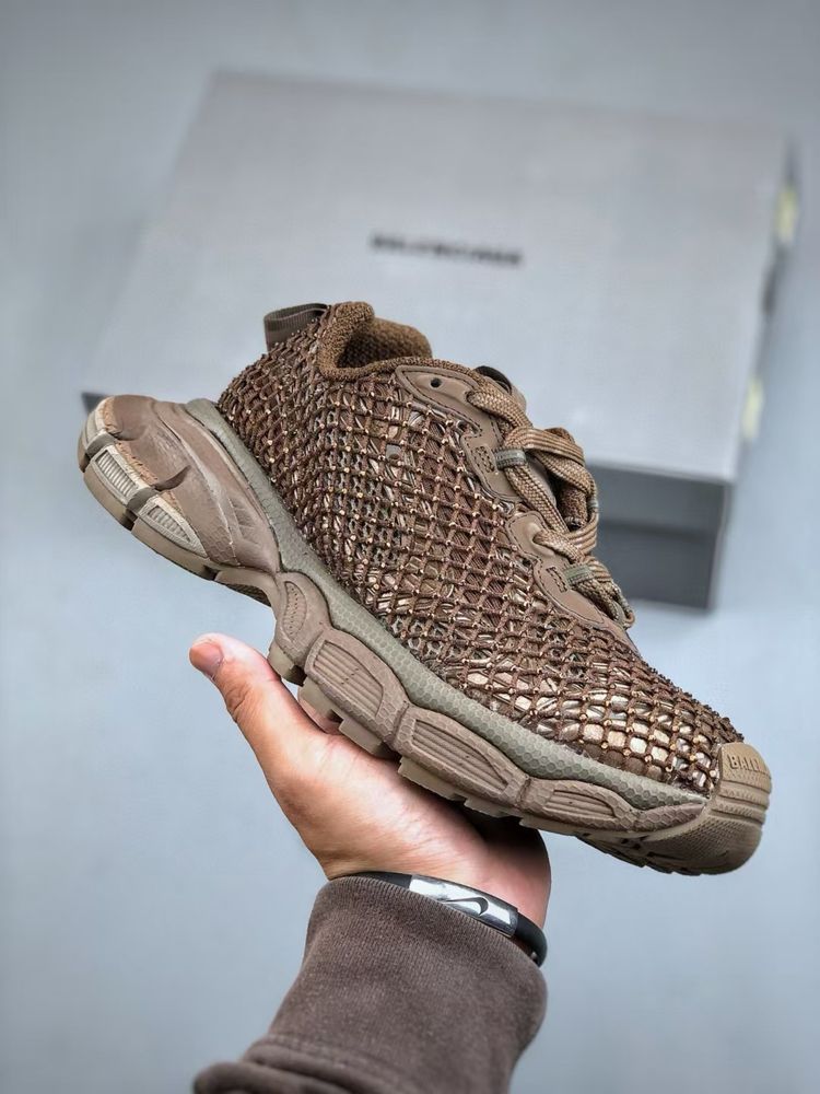 Сникърси 10XL, Cargo и Runners