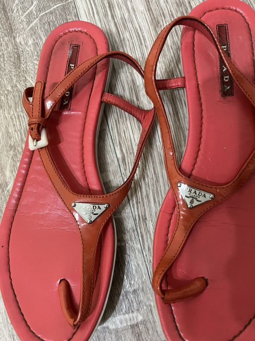 Продам женские босоножки