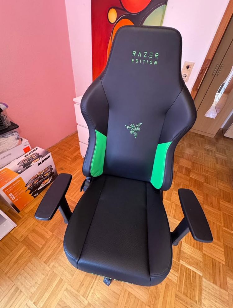 Геймърски стол razer