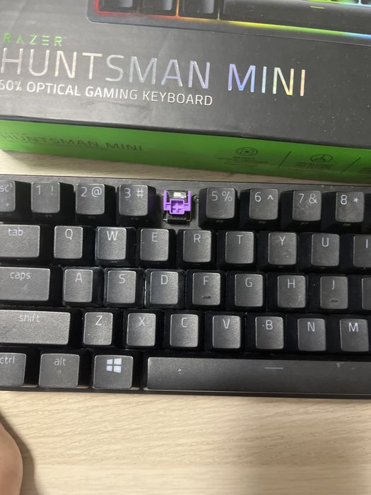 Tastatura 60% huntsman mini razer ( cititi descrierea