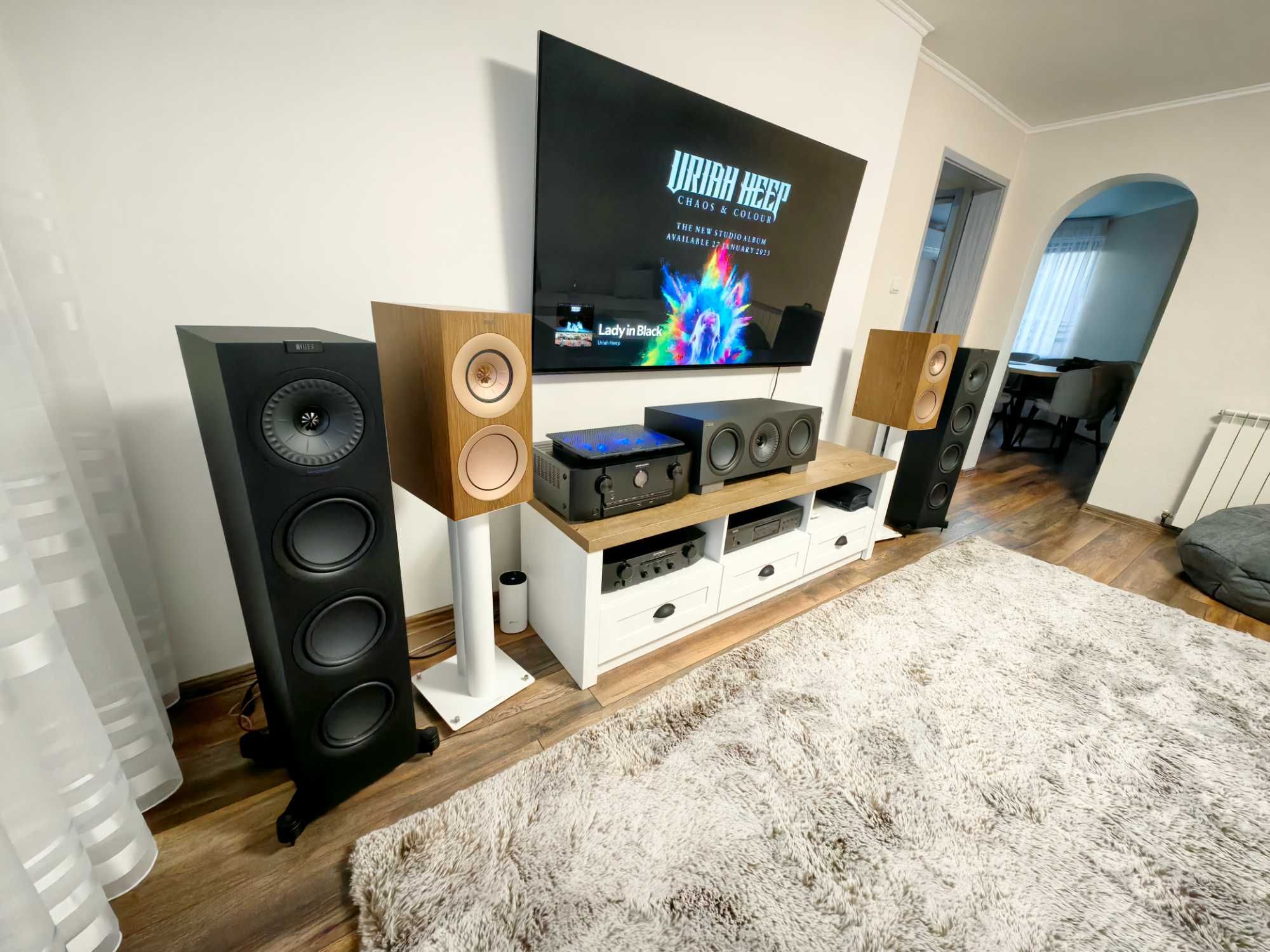 Тонколони  KEF Q750
