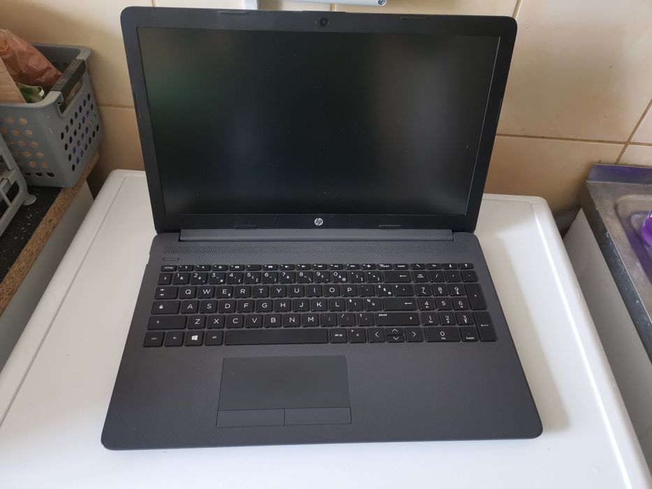 HP 255 g7 AMD video dedicat ssd, DDR 4