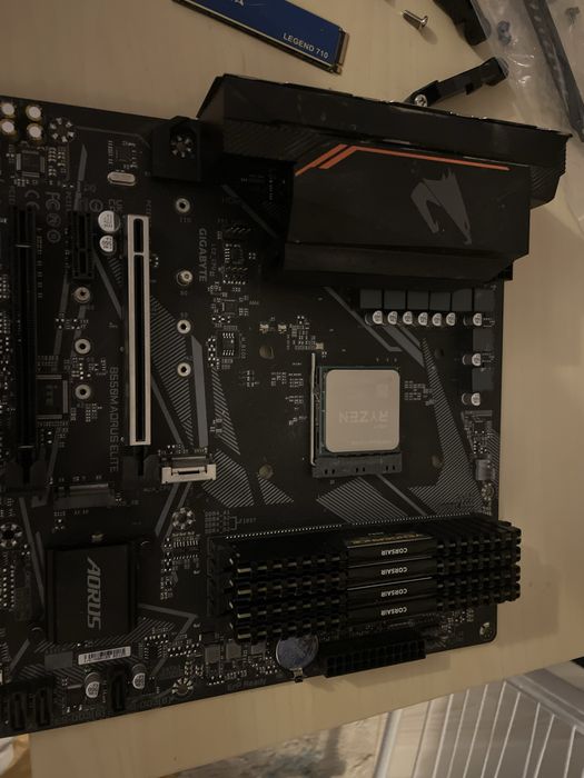 Se vinde placa de baza,procesor, x2 kituri rami