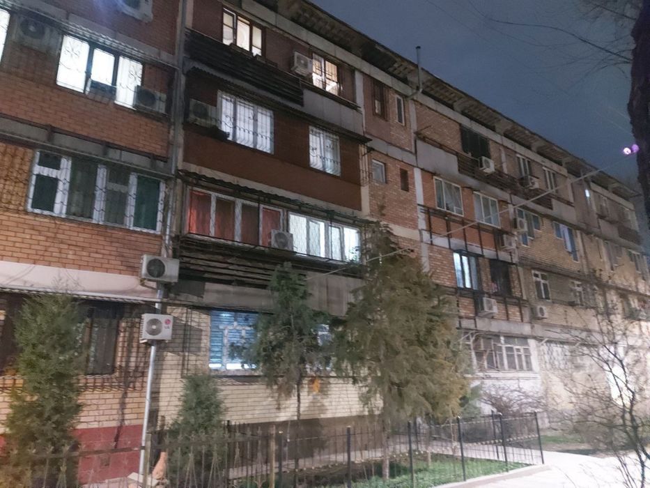 Продается 3хком в 4хком в центре