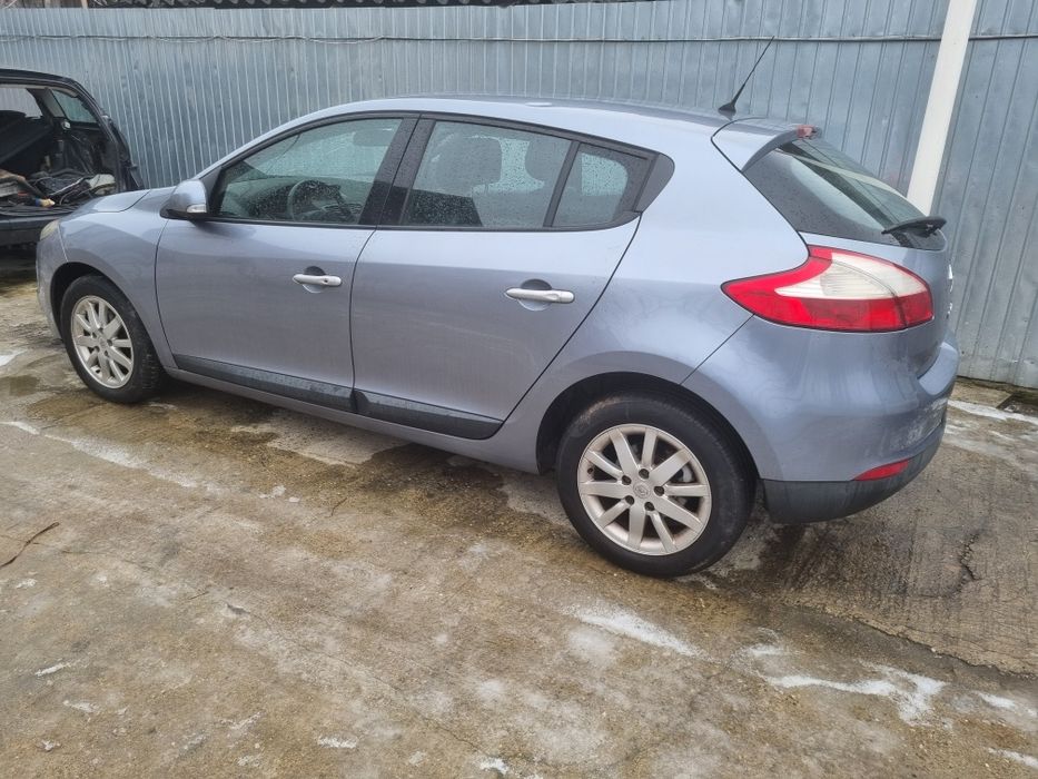 Cotieră față renault megane 3  2011