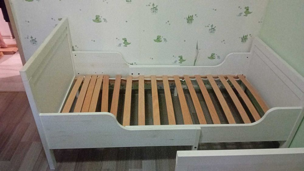 Vand 2 paturi Ikea pentru copii, 80 X 200 cm, reglabile pe lungime