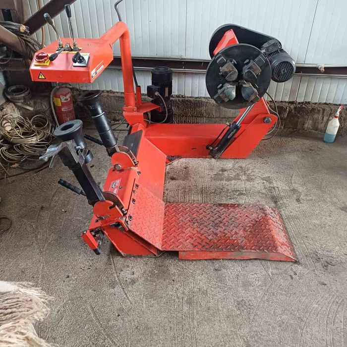 Гумодемонтажна и Баланс машина за товарни автомобили Beissbarth Microt