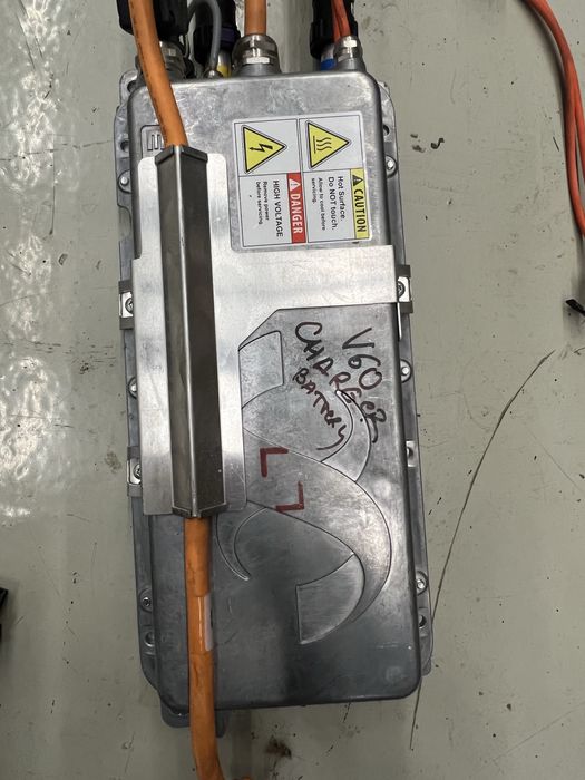 Компютър зареждане на батерия Volvo V60 D6 Plug in Hybrid