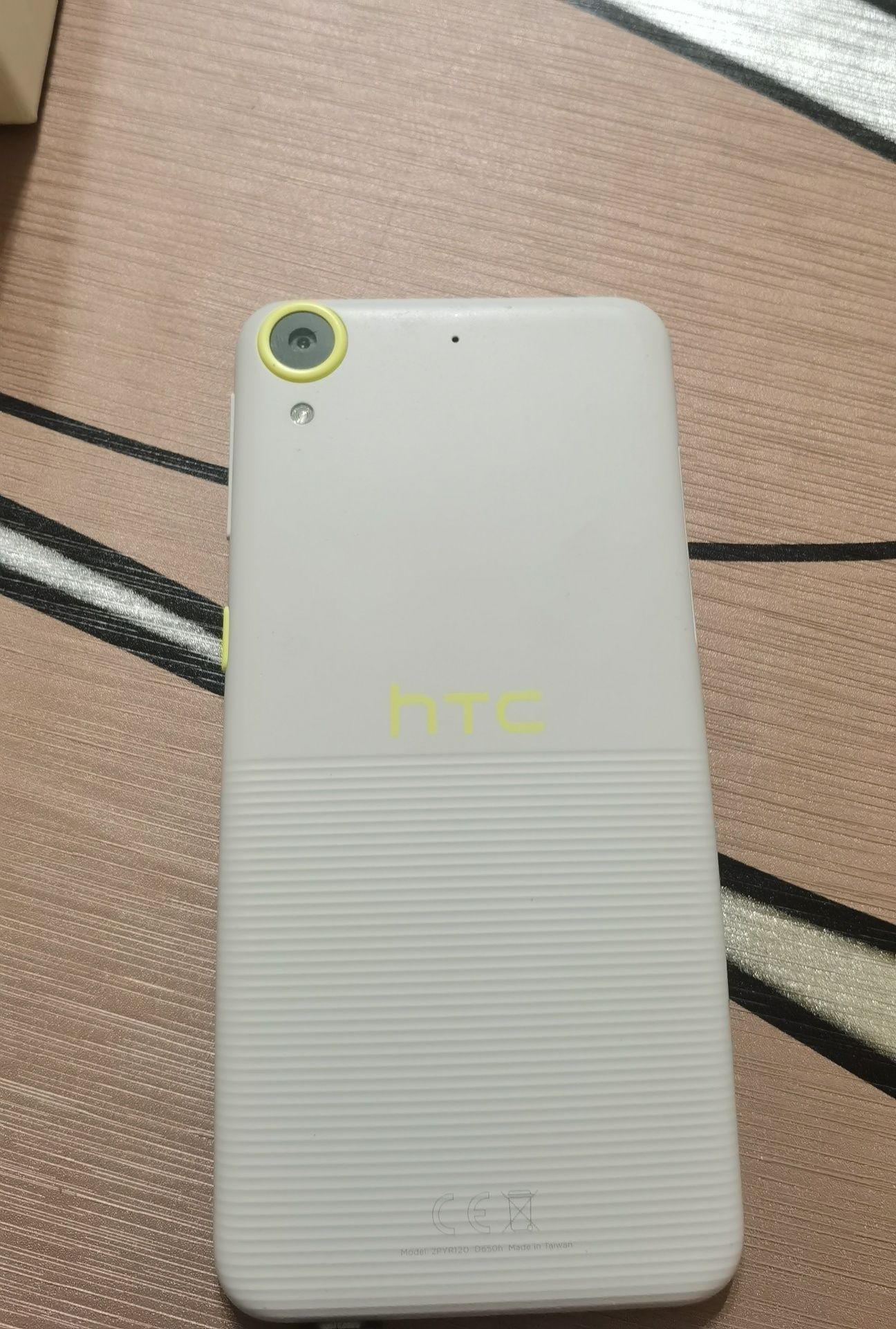 HTC  Desire  650
