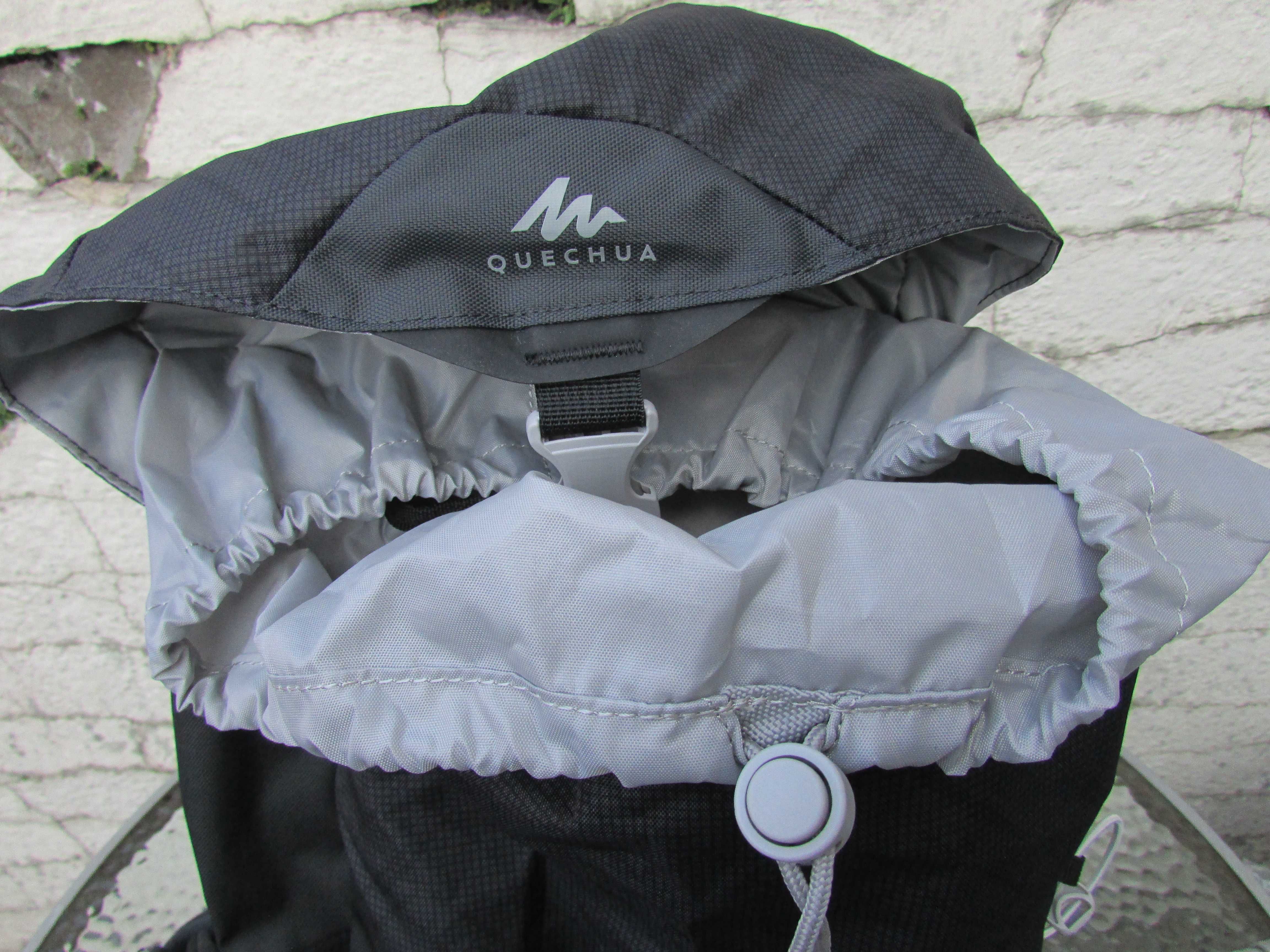 Туристическа раница Quechua Decathlon 20L