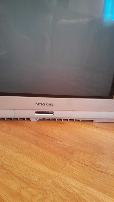 vand televizor cu tub crt zander