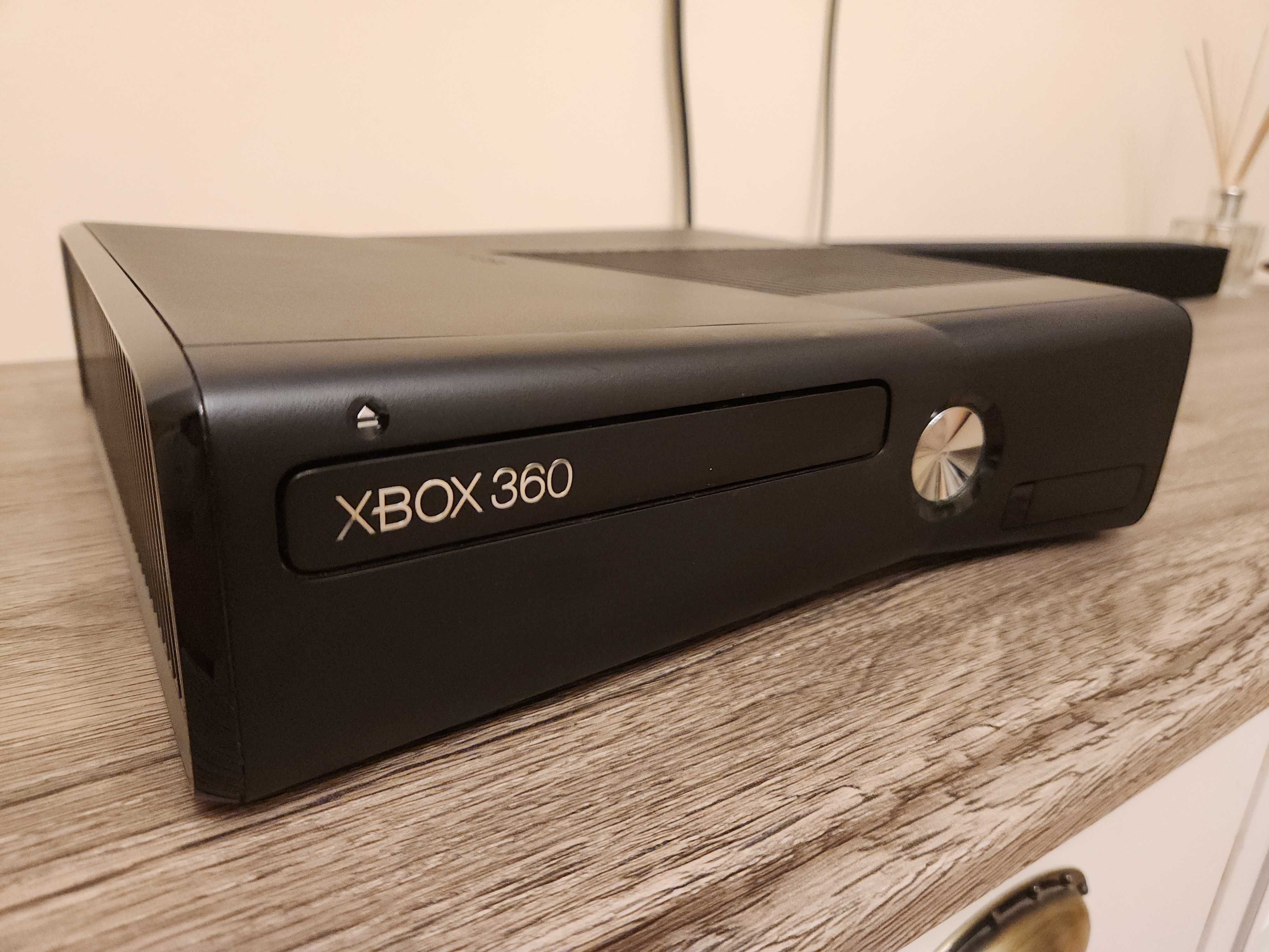 Xbox 360 Slim (500Gb), Complet functional
