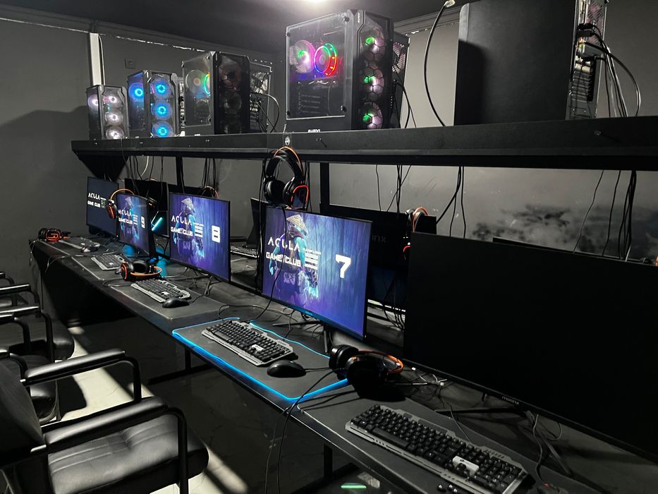 Столы и стулья для Гейм клуба для 20 Компьютеров