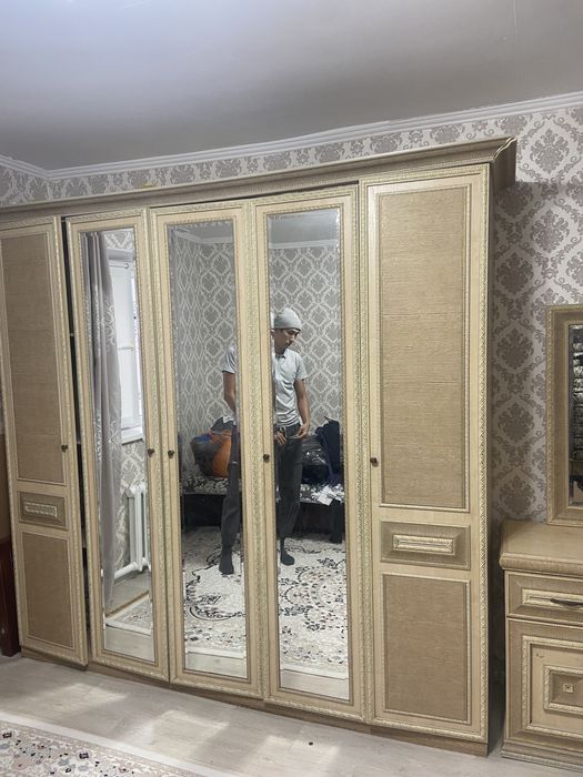 Спальный гарнитур