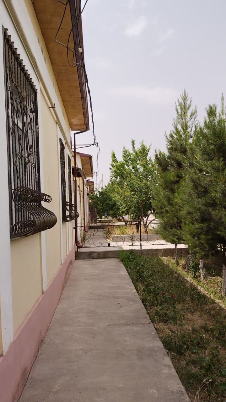 6 sotixli hamma shart sharoiti bor kottej sotiladi