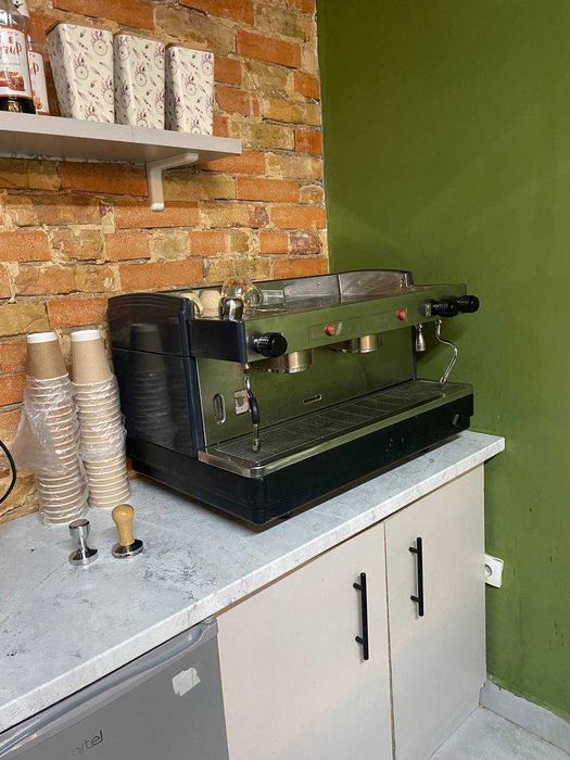 Кофeмашина Faеma е98 Prеsidеnt c кофемлокой