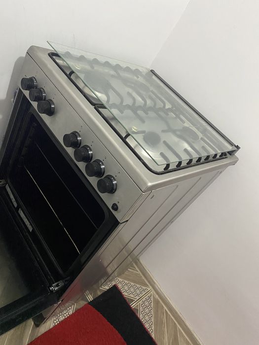 Vand urgent aragaz in stare foarte buna.