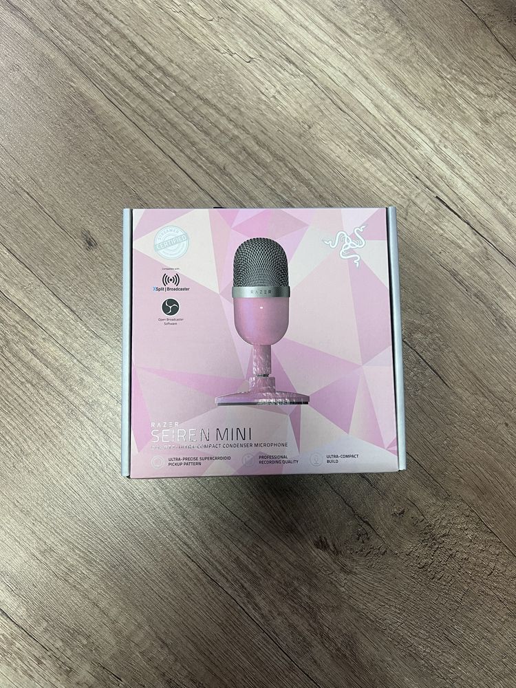Микрофон Razer Seiren Mini розовый